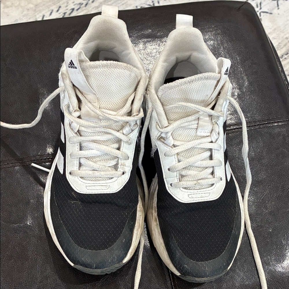 adidas Black and White Men’s Low-Top Sneakers